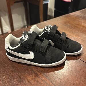 Nike Kids Black and White Velcro Sneakers